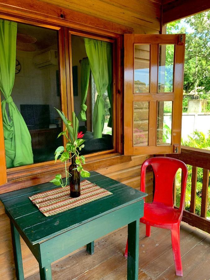 Seabreeze Inn West End Bagian luar foto