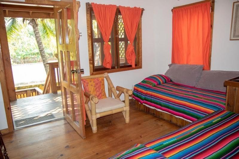 Seabreeze Inn West End Bagian luar foto