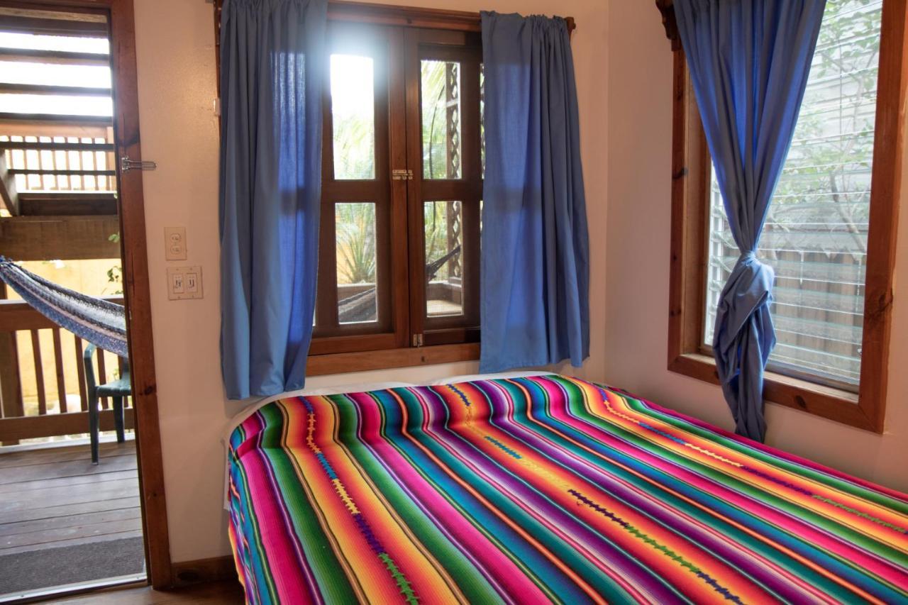Seabreeze Inn West End Bagian luar foto