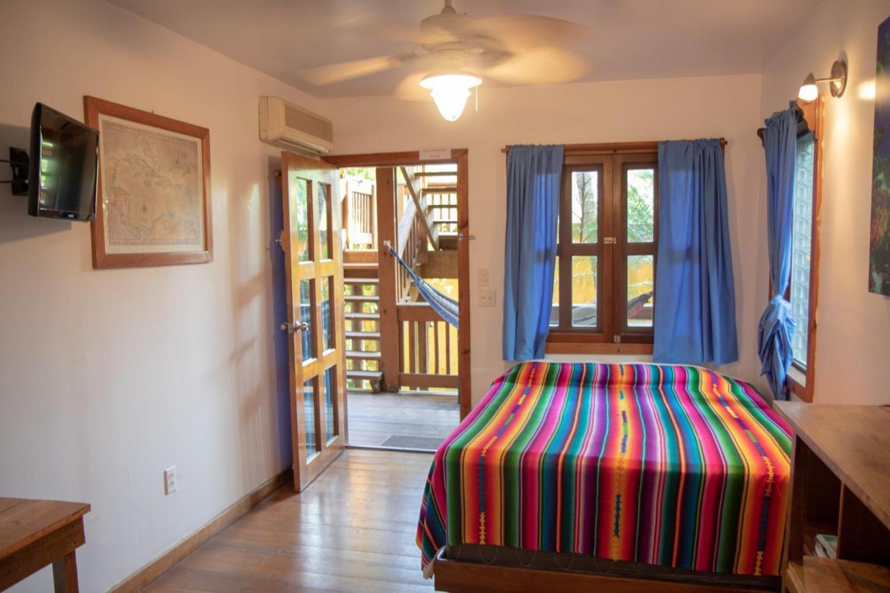 Seabreeze Inn West End Bagian luar foto