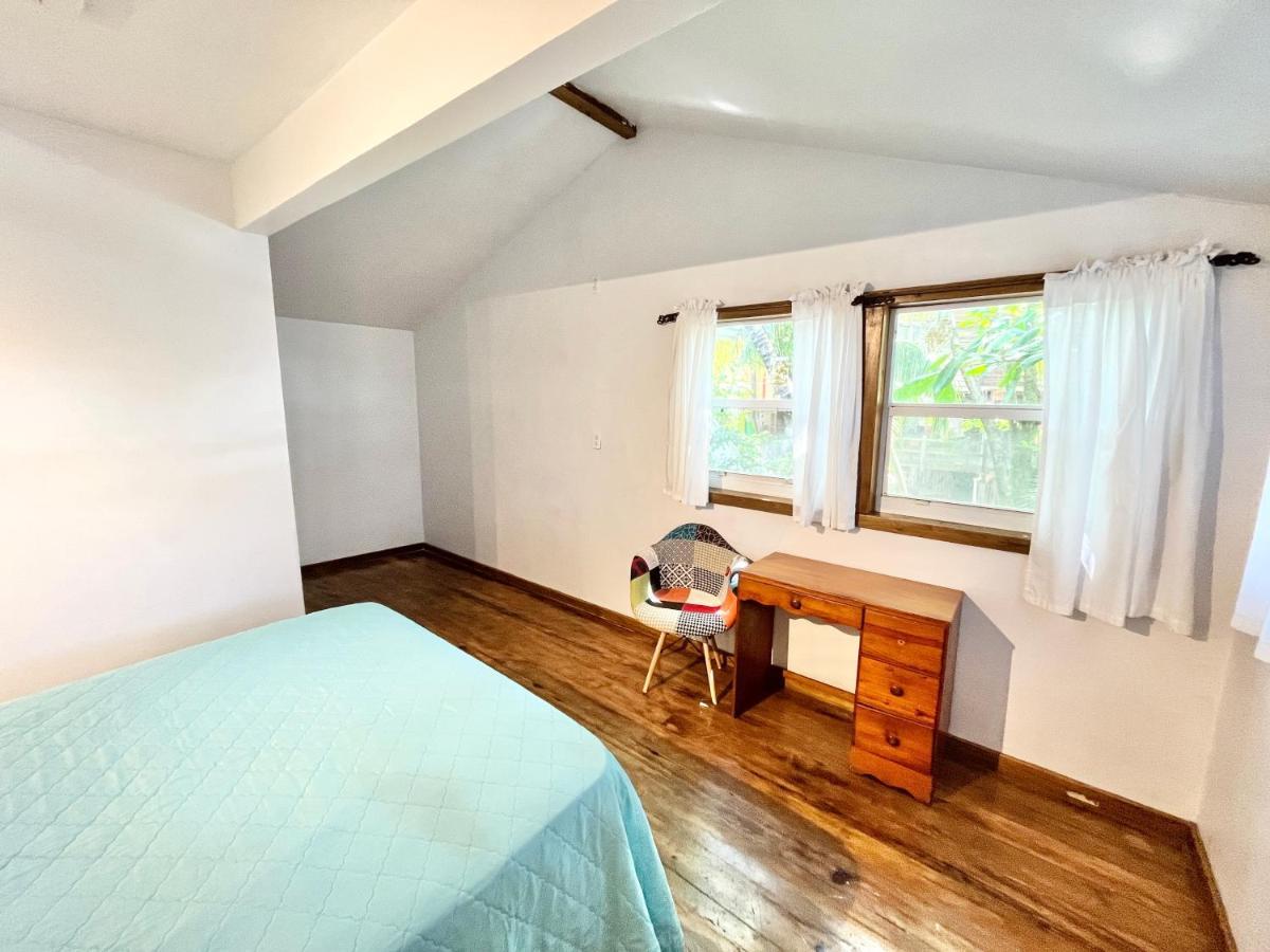 Seabreeze Inn West End Bagian luar foto